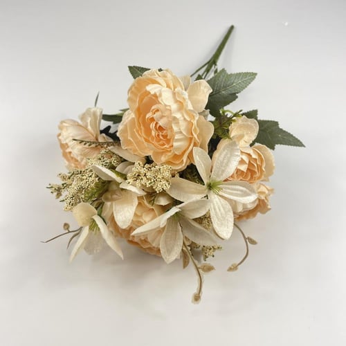 باقة ورد بيوني فاخرة قطيفة