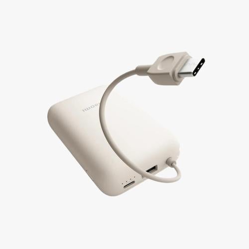 شاحن متنقل شاومي بمنفذ USB ومنفذ USB-C وسلك مدمج U...