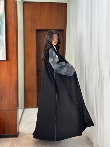 عباية كريب مع أكمام لنن نص كلوش