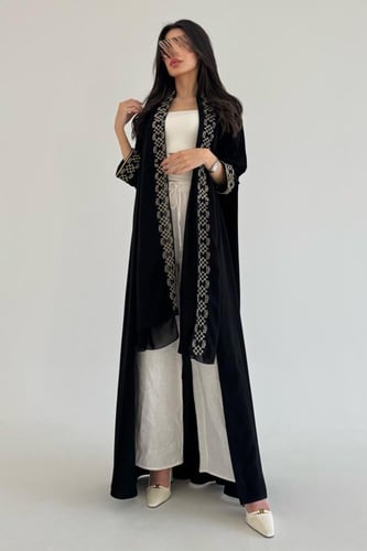 عباية تطريز على الأكمام بالذهبي