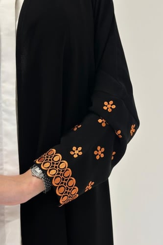 عباية ملكي بأكمام تطريز قصة نص كلوش