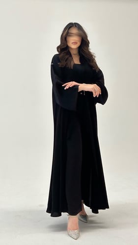 عباية كريب ملكي اكمام مشجر اسود