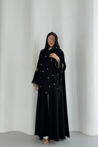 عباية كريب ملكي فخم مع تطريز