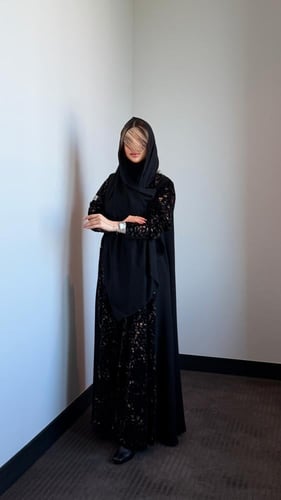 عباية شيفون مخمل نص كلوش