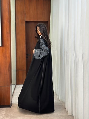 عباية كريب مع أكمام لنن نص كلوش