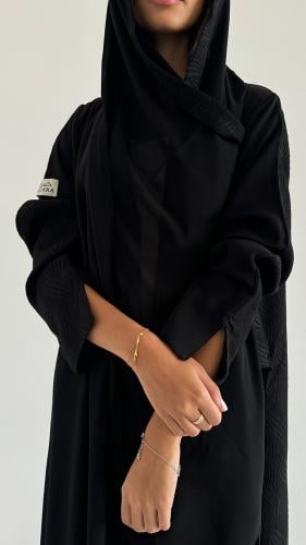 عبايه كريب مع جاكار نص كلوش