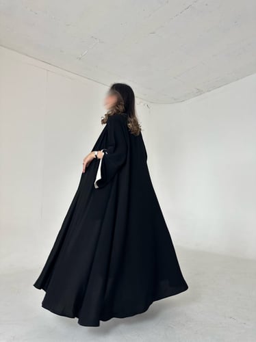 عباية كريب ملكي اكمام فتحة