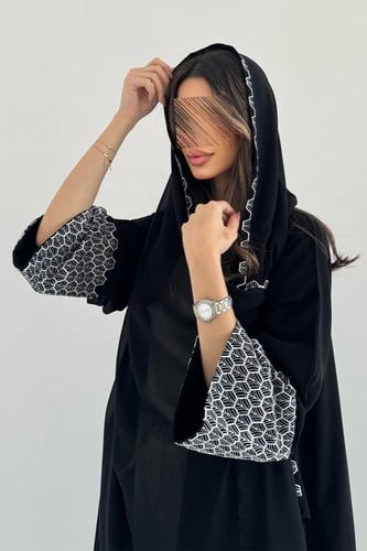 عباية مطرزة من الأكمام كريب ملكي قصة نص كلوش