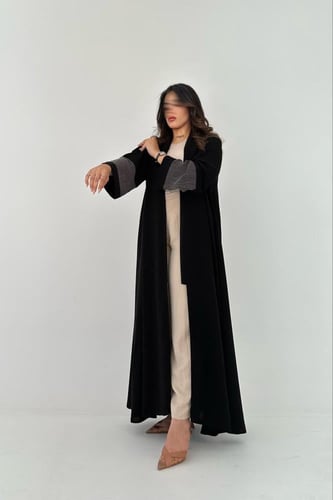 عباية كريب أسود فاحم اكمام جاكار ياباني