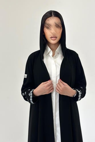 عباية ملكي أكمام تطريز