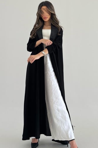 عباية رسمية من الكريب مع ياقة تفتة