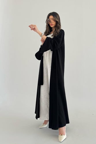 عباية سوداء كريب اكمام زري بفتحة