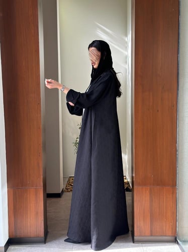 عباية جاكار مع تدخيله كريب كلوش