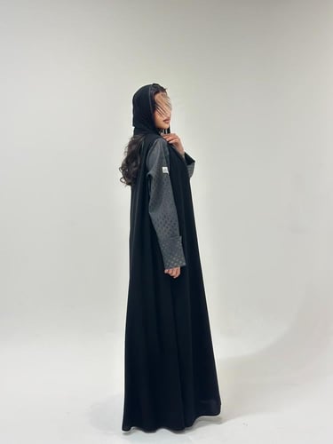 عباية كريب مع أكمام لنن