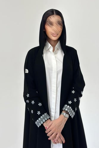 عباية ملكي أكمام تطريز