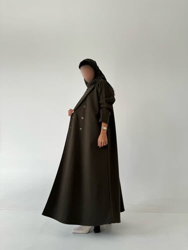 عباية من الصوف الإنجليزي مع ياقة