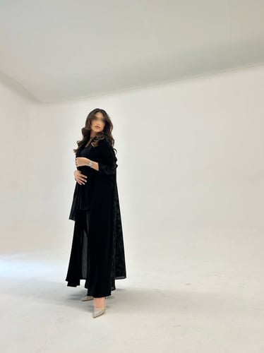 كريب ملكي اسود فاحم مع كريب ملون