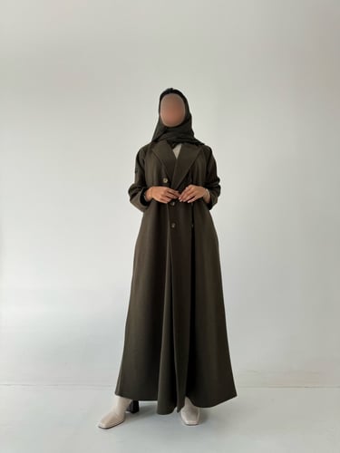 عباية من الصوف الإنجليزي مع ياقة