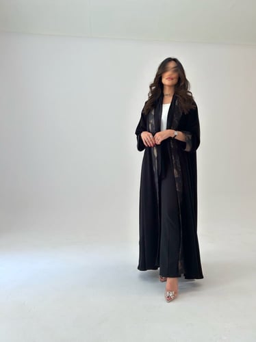 عبايه ملكي أطراف تفتة