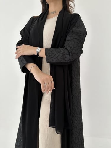 عباية أسود كريب مع تفته