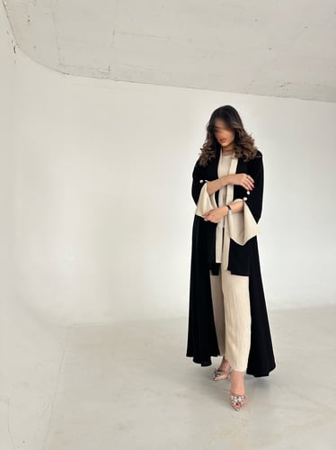 عباية كريب ملكي اكمام فتحة