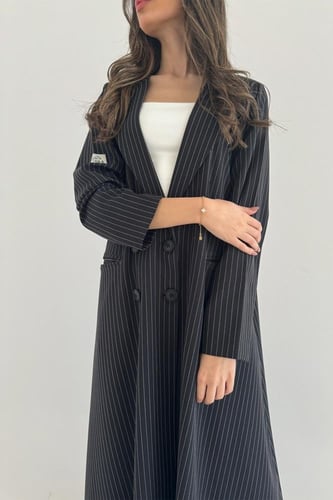 عباية مقلمة من الكريب بقصة بليزر