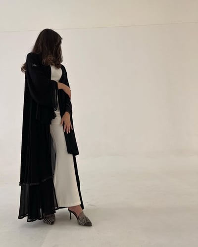 عباية شيفون كوري طبقتين مع كرستال