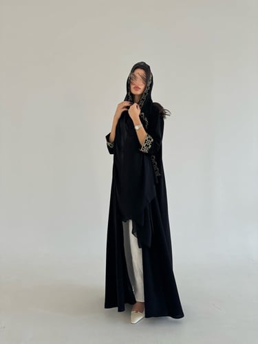 عباية تطريز على الأكمام بالذهبي