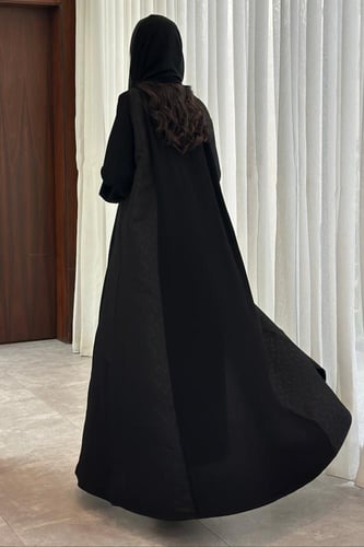 عباية كريب مع تدخيله جاكار هندي نقش