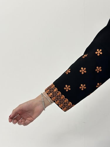 عباية ملكي بأكمام تطريز قصة نص كلوش