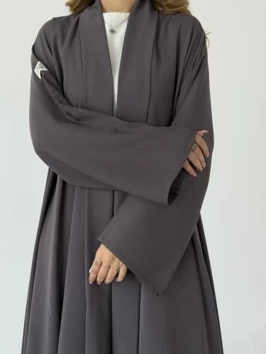عباية كريب مع ياقة طويلة نص كلوش
