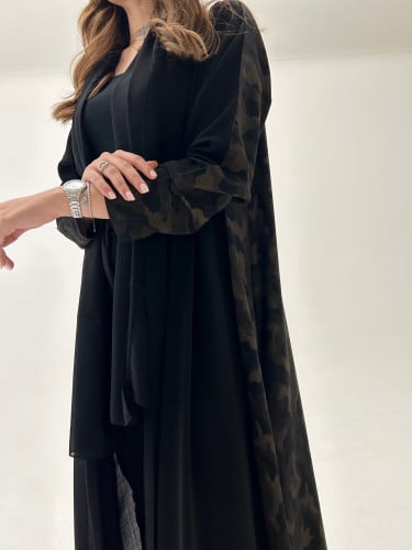 كريب ملكي اسود فاحم مع كريب ملون