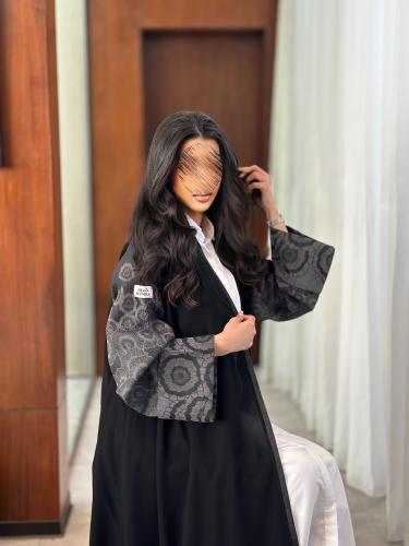 عباية كريب مع اكمام لنن نص كلوش