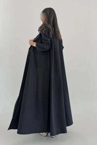 عباية مقلمة من الكريب بقصة بليزر