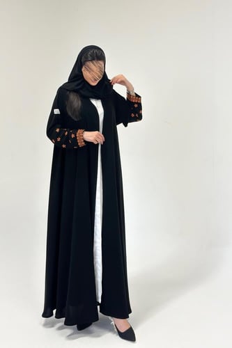 عباية ملكي بأكمام تطريز قصة نص كلوش