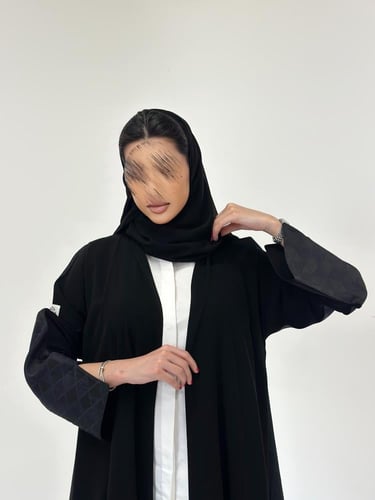 عباية تفتة هندي مع كريب نص كلوش