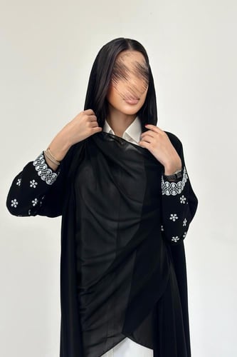 عباية ملكي أكمام تطريز