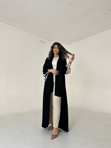 عبايه كريب ملكي اكمام فتحة