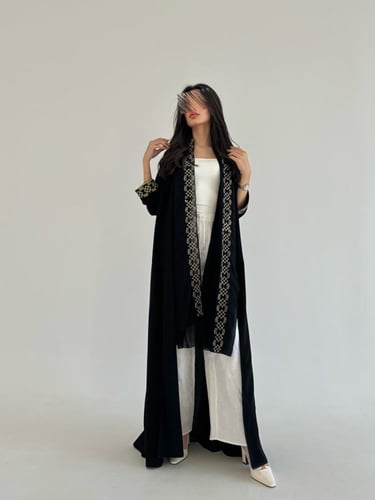 عباية تطريز على الأكمام بالذهبي