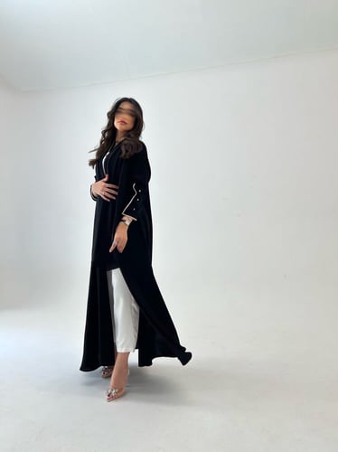 عباية كريب ملكي اسود فاحم