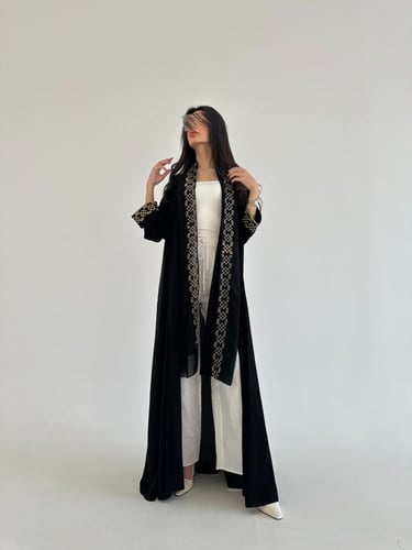 عباية تطريز على الأكمام بالذهبي