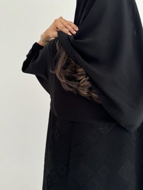 عبايه كريب مع ياقة قصة نص كلوش