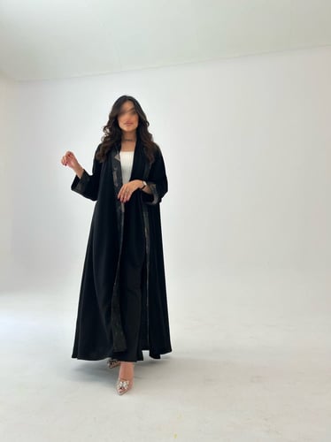 عبايه ملكي أطراف تفتة