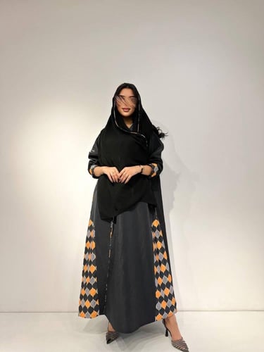 تفته مزينة برسوم جانبية