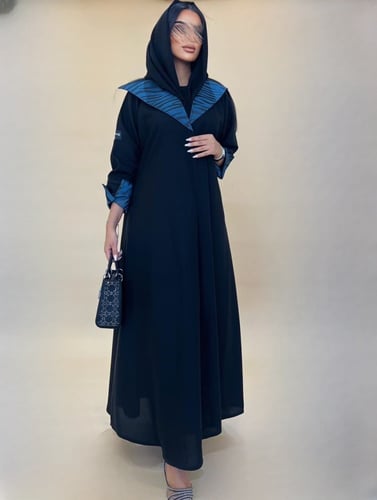 عباية أسود بياقة تفته - قماش كريب كتان