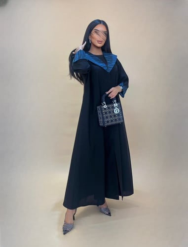 عباية أسود بياقة تفته - قماش كريب كتان