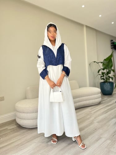 أوف وايت بطبقة باللون الكحلي - نص كلوش