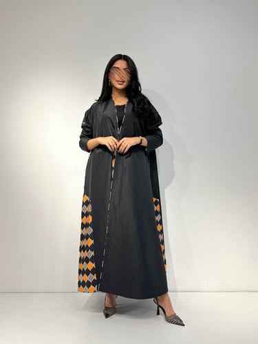 تفته مزينة برسوم جانبية