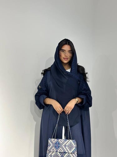 لنن أزرق كحلي - نص كلوش - طرحة شيفون بطرف لنن