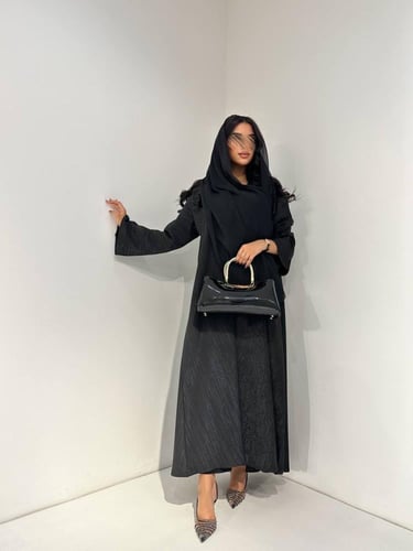 فيونكه سوداء لامعه